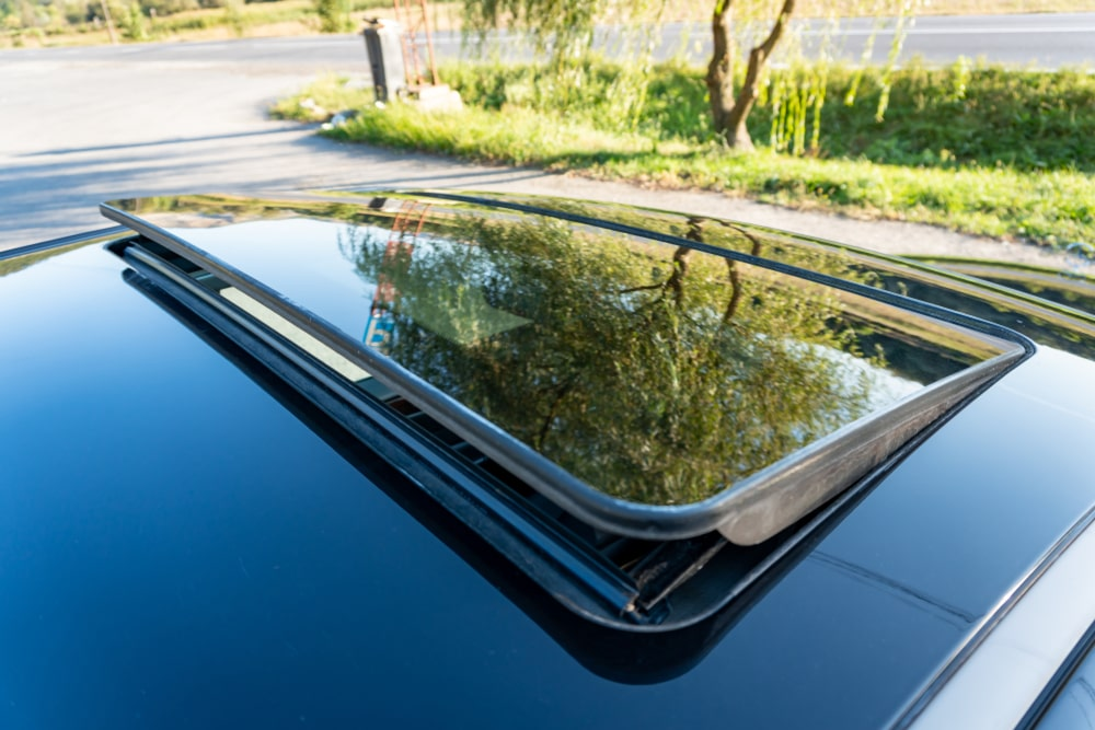 Auto sunroof glass replacement